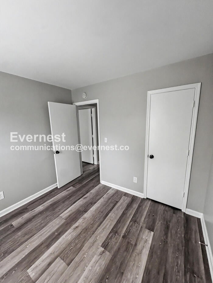 Building Photo - 1510 Marshall Ln SE