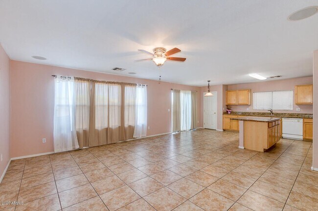 Building Photo - Charming 4 Bed home in Avondale with commu...