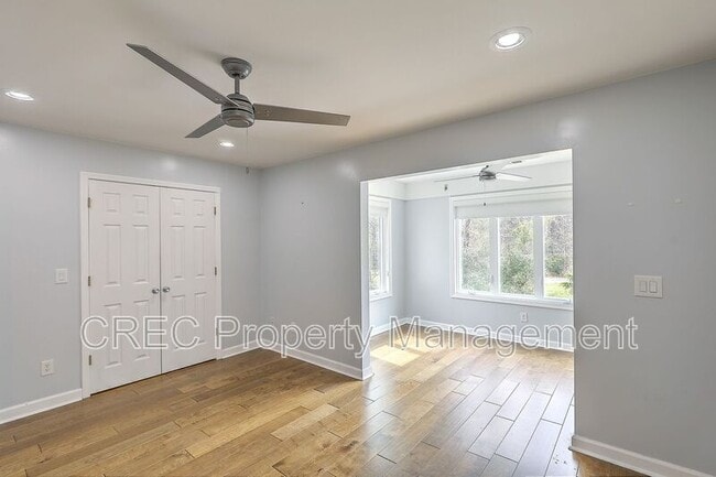 Building Photo - 2882 Mackenzie Ct