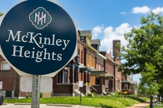 Building Photo - 2262 S Jefferson Ave