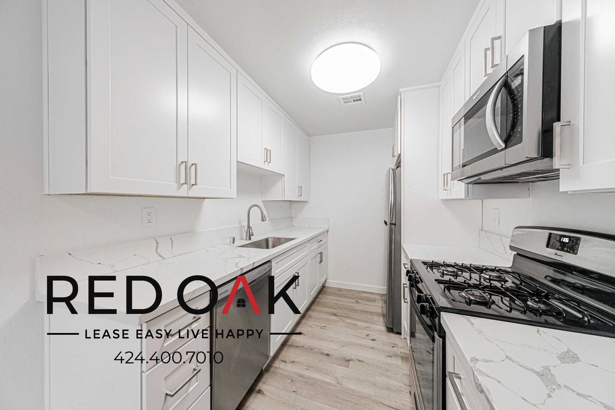 Building Photo - 15050 Moorpark St