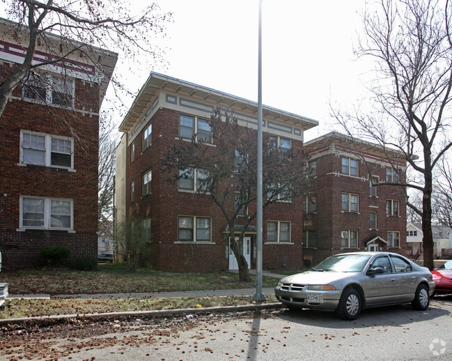 Building Photo - Charlotte Park