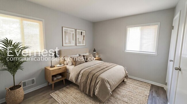 Building Photo - 1935 Lathrop St SE