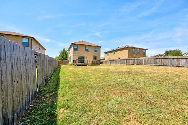 Building Photo - 455 Gina Dr