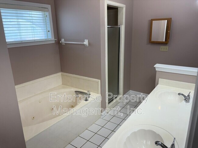 Building Photo - 4003 N Tonya Marie Cove