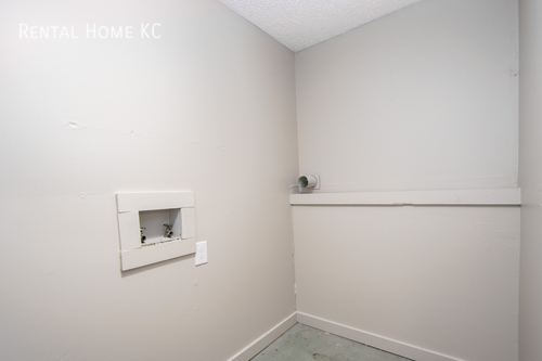Building Photo - 1212 E Cothrell St