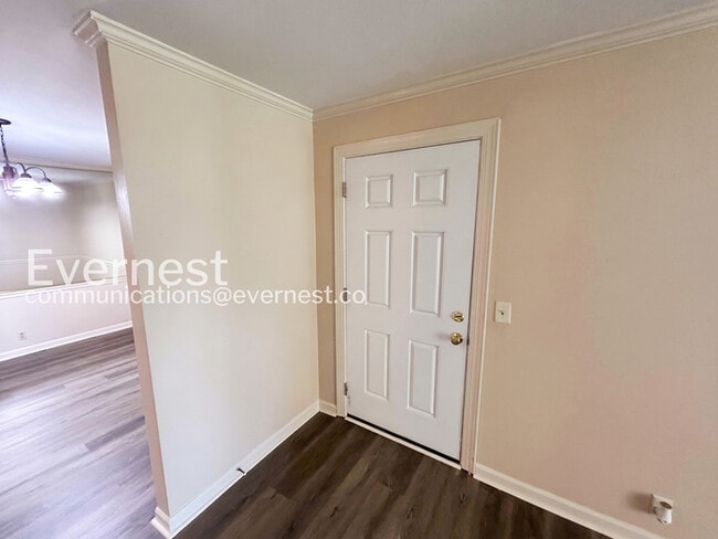Building Photo - 2-Bed/2-Bath Home/Available Now!