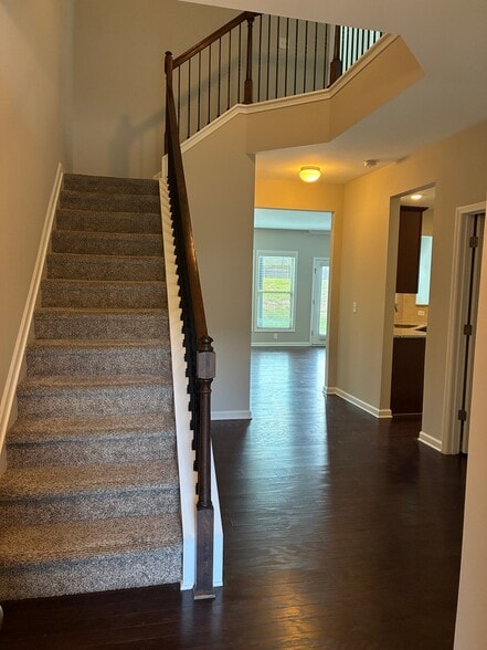 Building Photo - 1335 Hampton Oaks Dr