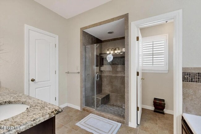 Building Photo - 6909 Desert Canyon Dr