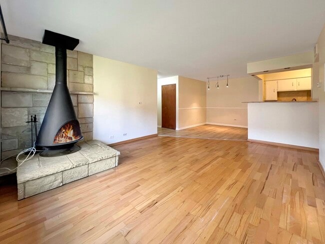 Building Photo - 6153 Knoll Way Dr
