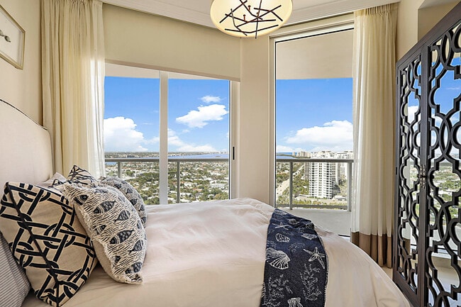 Building Photo - 2700 N Ocean Dr