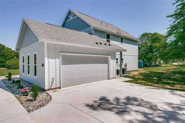 Building Photo - 314 Oak Creek Dr