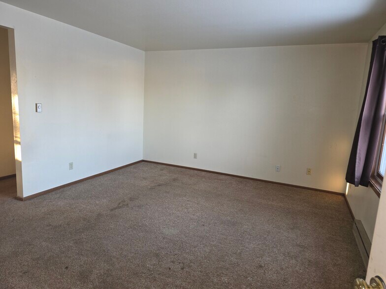 Building Photo - 466 Appleton St