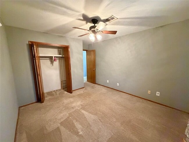 Building Photo - 33 Peterson Dr