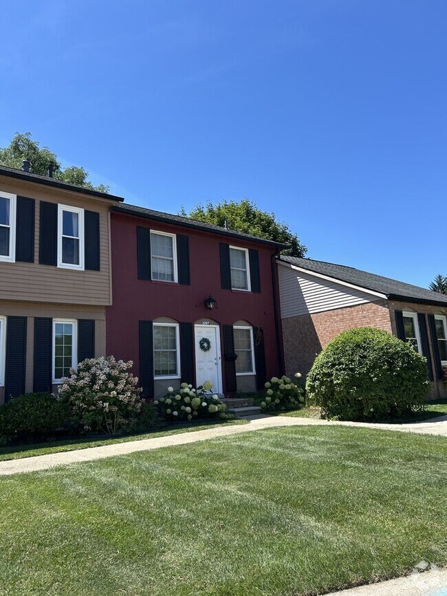 Building Photo - $2,100 Chapel Hill Condo for Rent