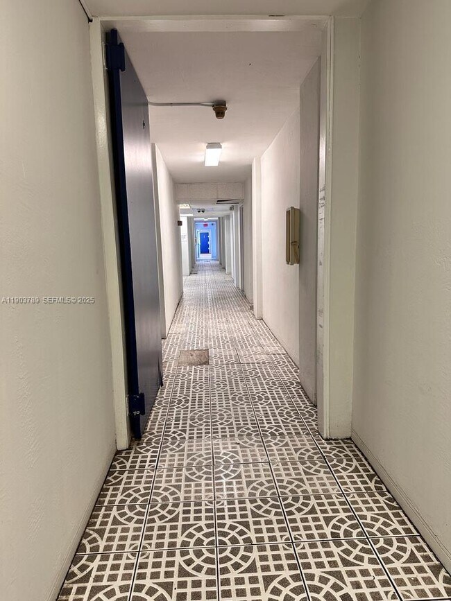 Building Photo - 2175 NE 170th St