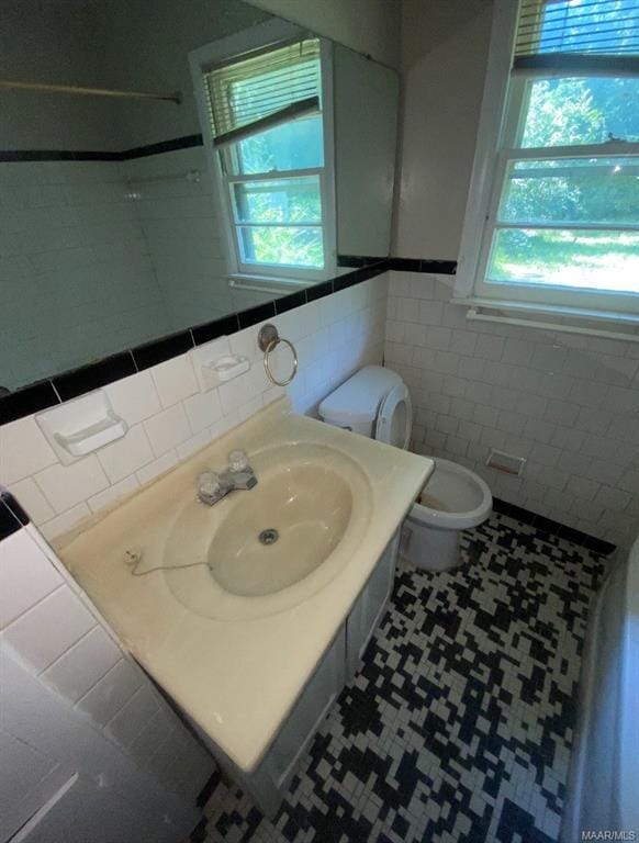 Building Photo - 2454 Spruce Curve