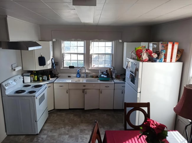 Building Photo - 2753 Deans Bridge Rd