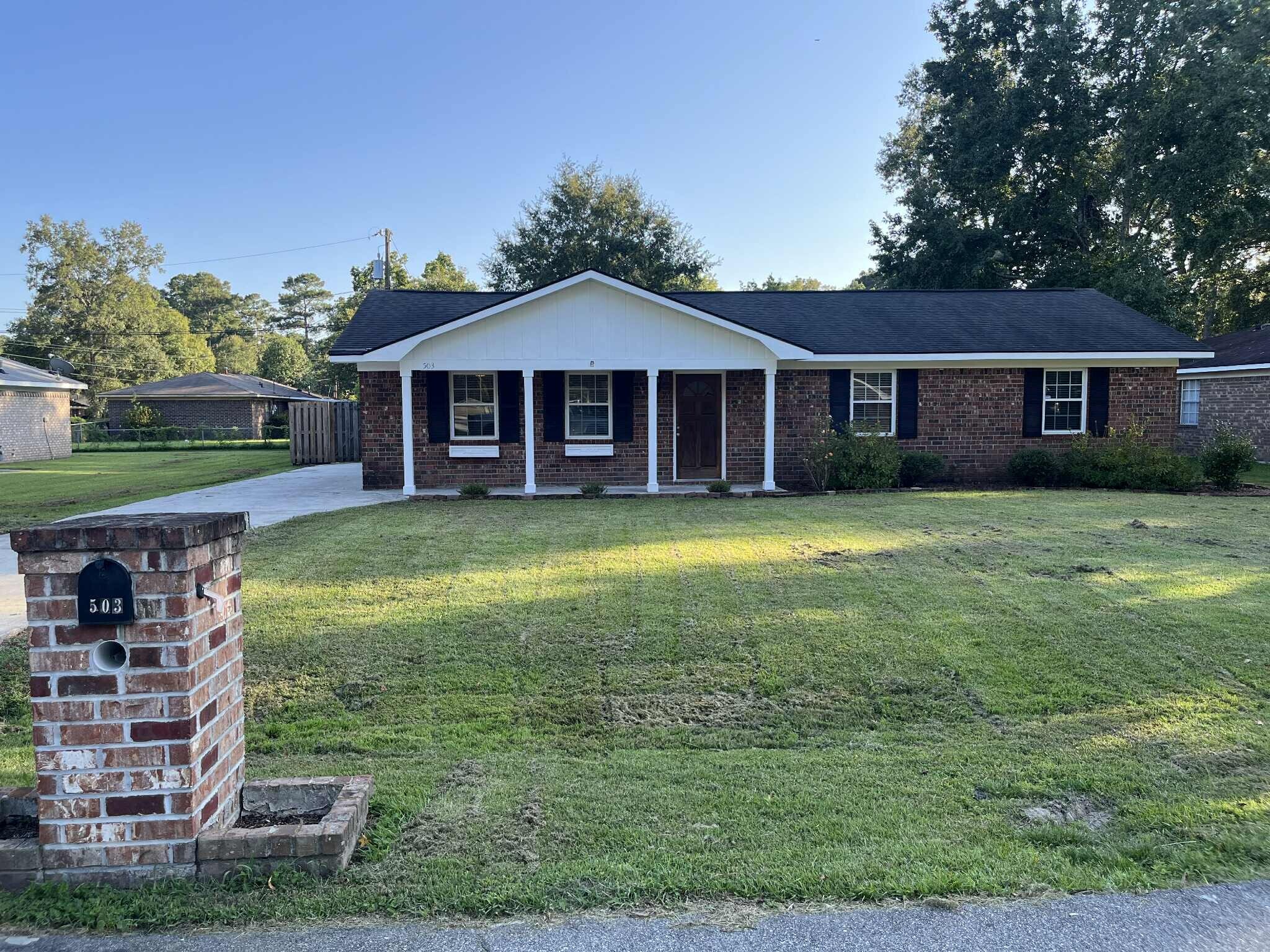 Building Photo - 503 W Tietgen St