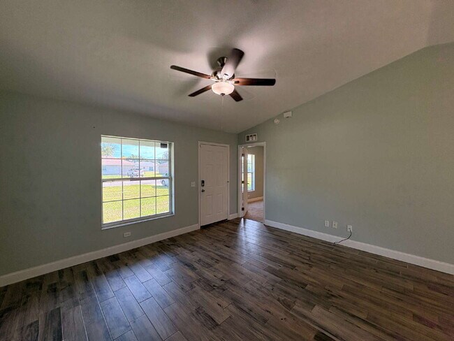 Building Photo - Charming Rental Home in Northwest Ocala – Comfort, Convenience & Value!