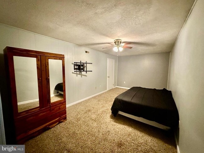 Building Photo - 14661 Rogers Ford Rd