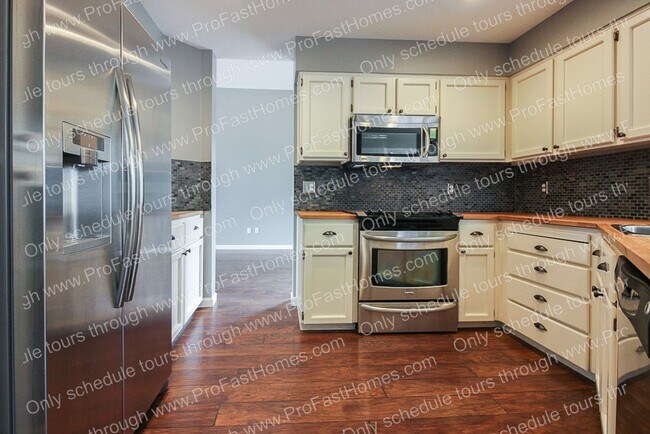 Building Photo - 12144 SW Anton Dr