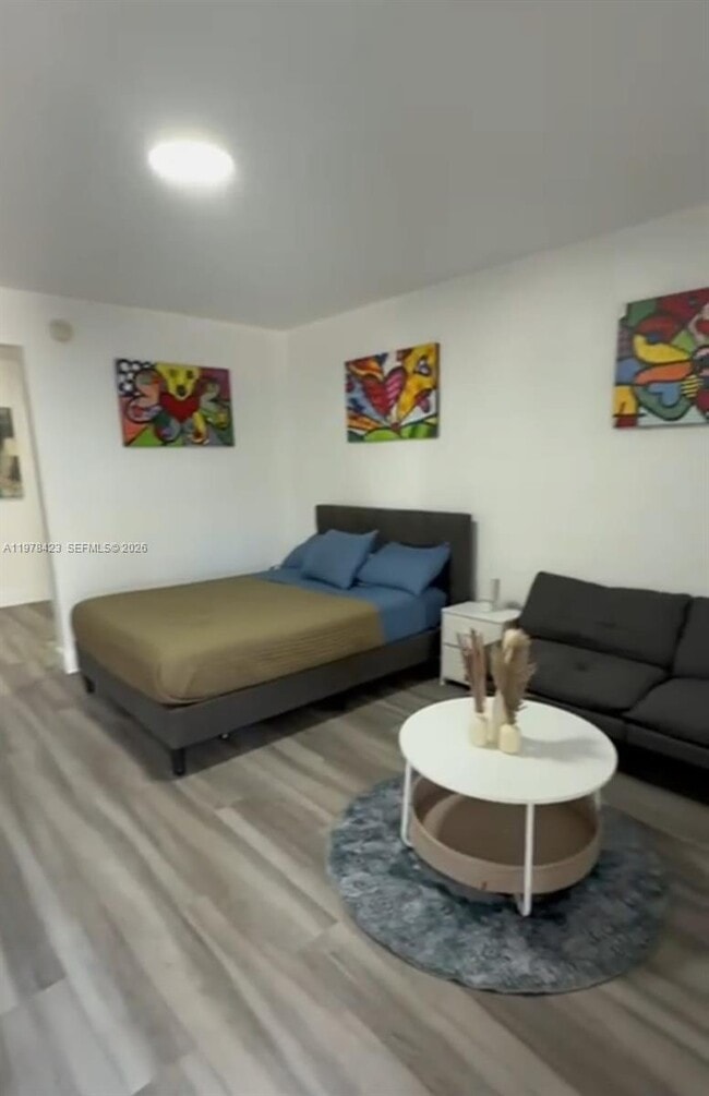 Building Photo - 761 Euclid Ave