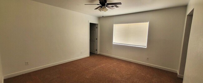 Building Photo - 2602 E Southgate Ave