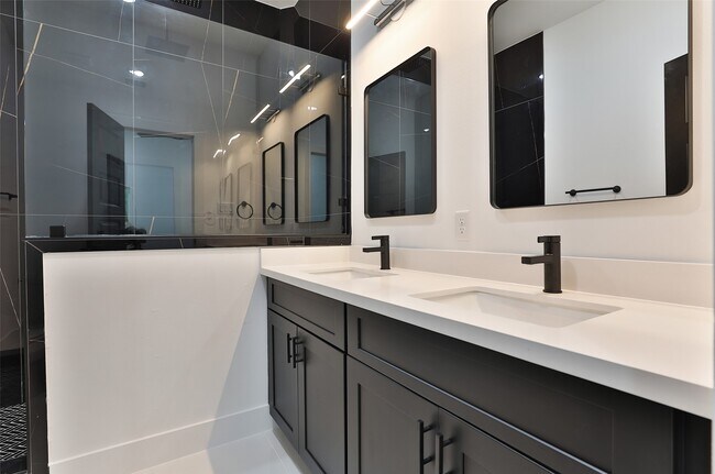 Building Photo - 8109 Bigwood St