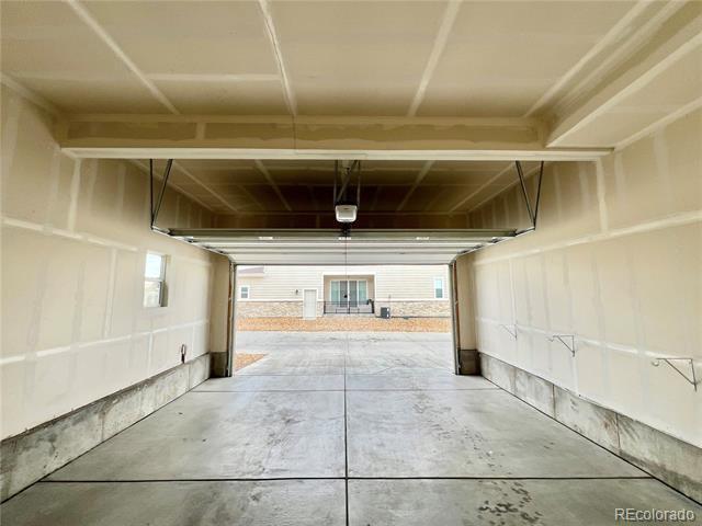 Building Photo - 571 S Pitkin Ct