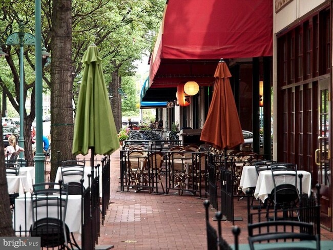 Building Photo - 3279 S Stafford St