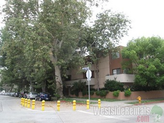 Building Photo - 755 N Sweetzer Ave