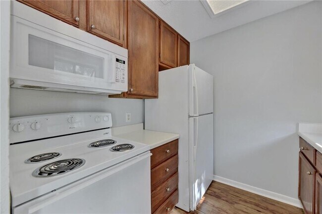 Building Photo - 711 W 21st St