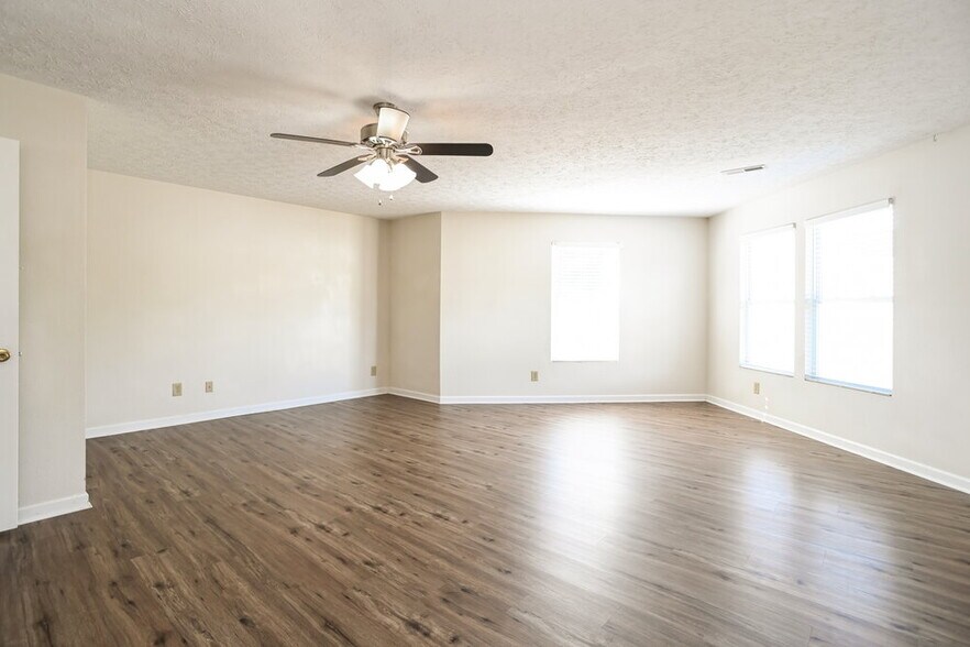 Building Photo - 14202 Luscombe Farm Rd
