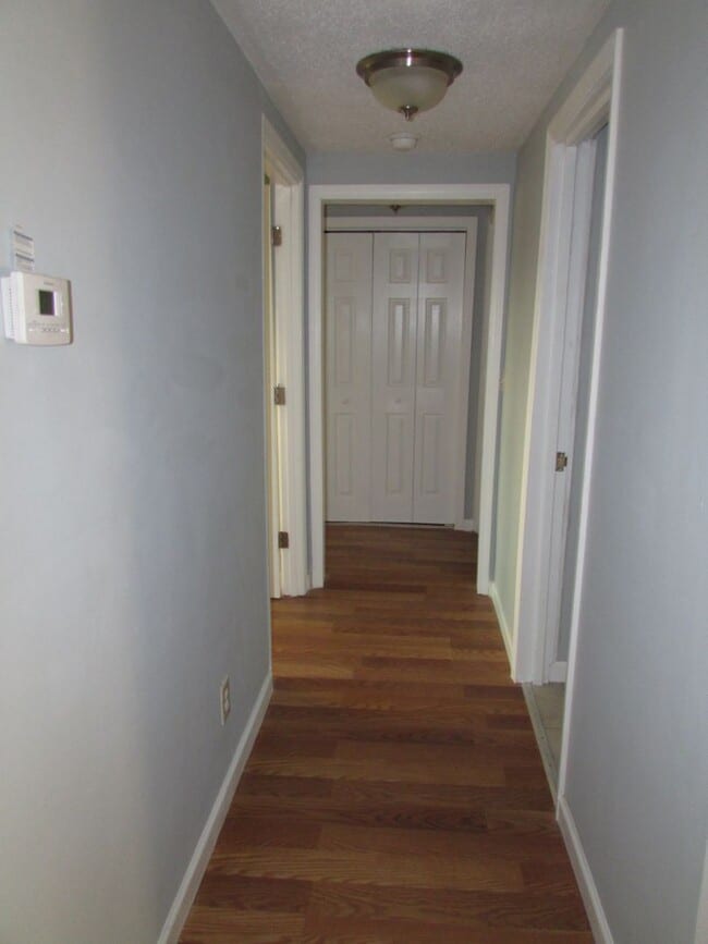 Building Photo - E4363-2