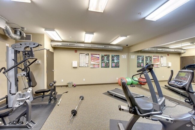 Building Photo - 15 E Franklin Ave