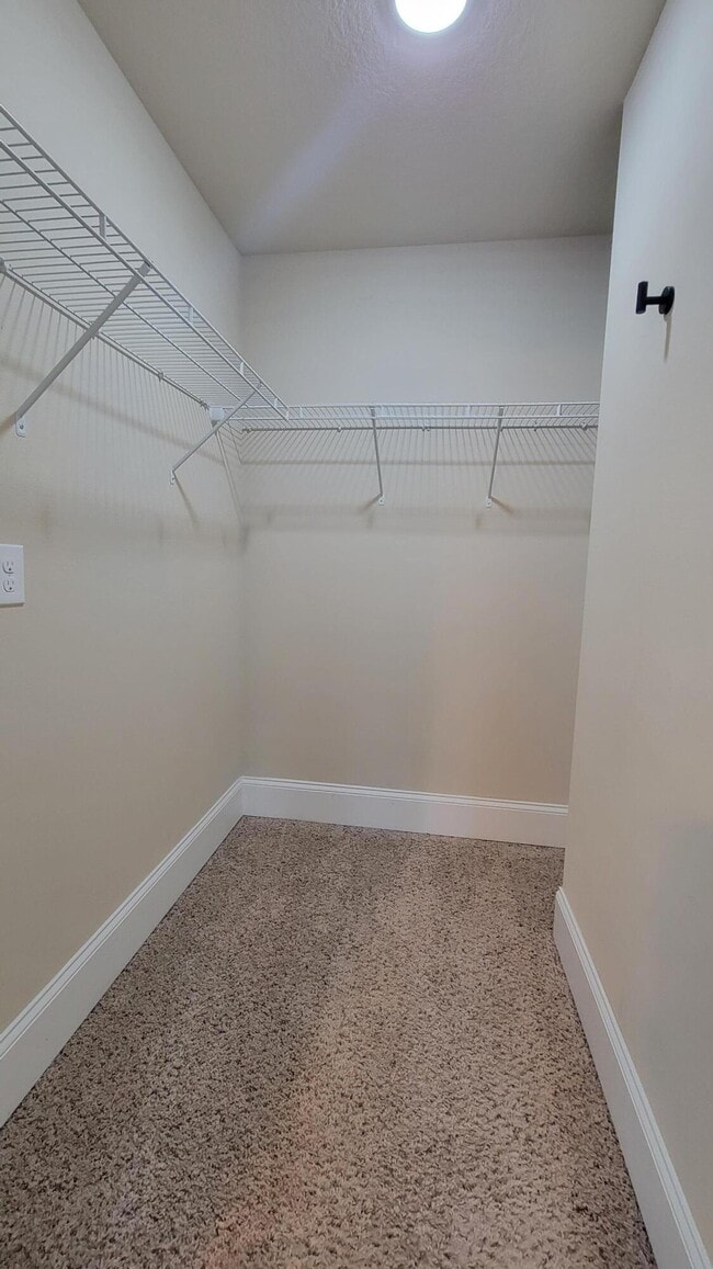 Building Photo - 107 Mosaic Oaks Cir