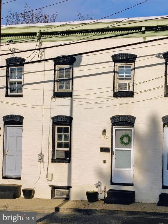 Building Photo - 110 Ice St