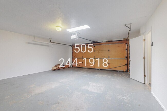 Building Photo - 876 Tramway Ln Ct NE