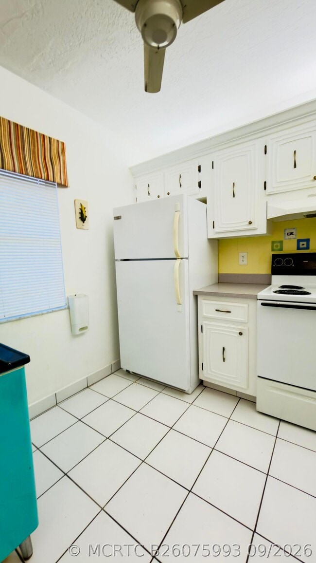 Building Photo - 2801 Somerset Dr