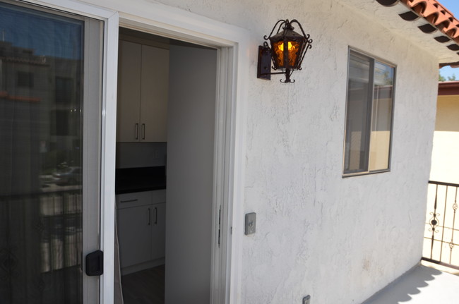 Sliding door to balcony off dining nook - 10725 Bloomfield St