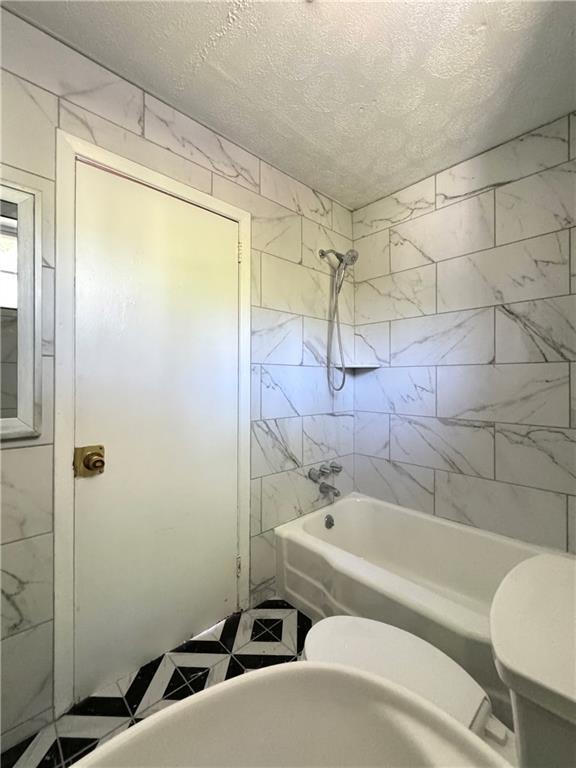 Building Photo - 46 Delmont Dr NE