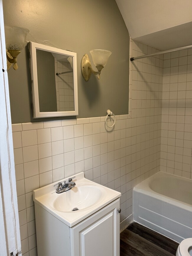 Building Photo - 1408 Ashmun St