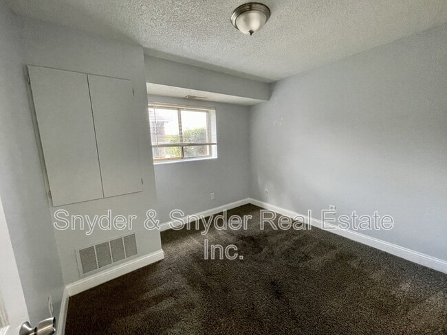 Building Photo - 2605 Terrace Ave