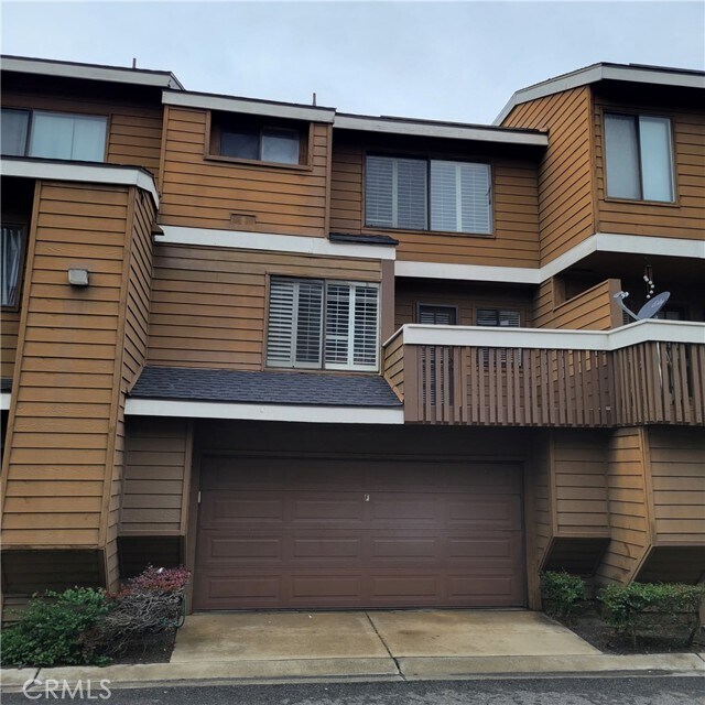 Building Photo - 8550 Lake Knoll Ave