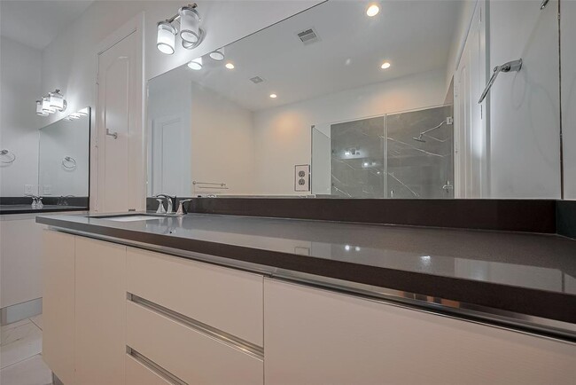 Building Photo - 9404 Glenfield Ct