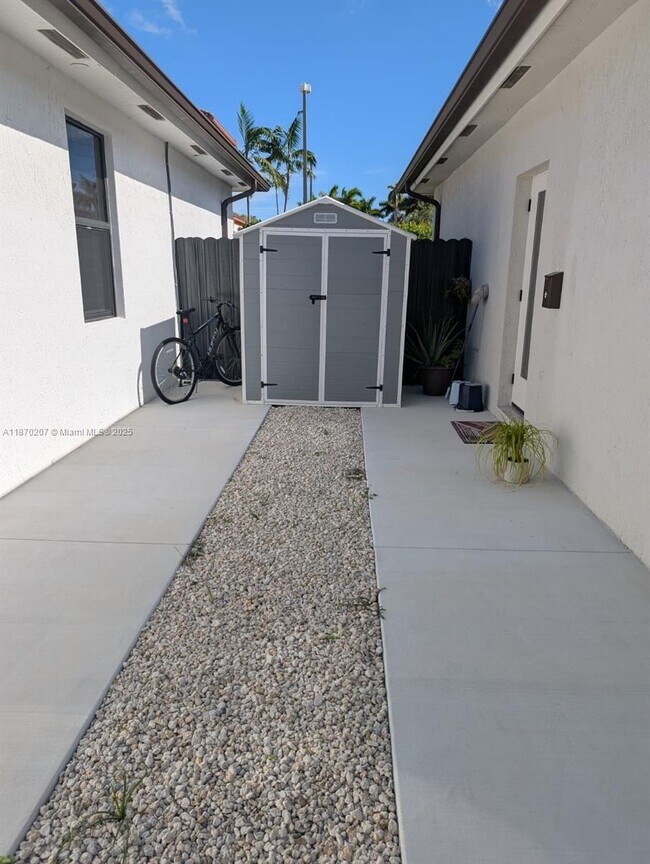 Building Photo - 14656 SW 23rd Ter