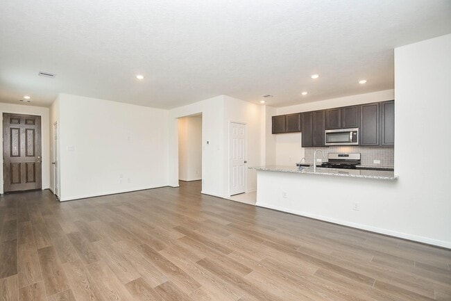 Building Photo - 25230 Benroe St