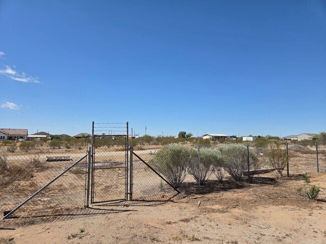 Building Photo - Queen Creek 3 bed / 2 bath on just under 5 Acres! No HOA!