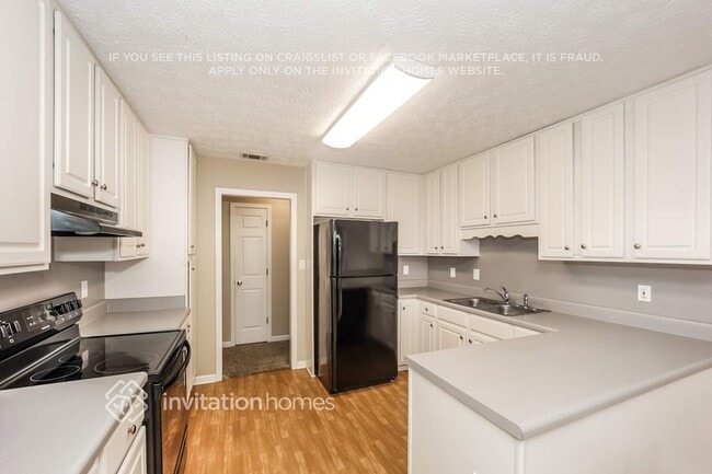 Building Photo - 10 McIntosh Estates Dr